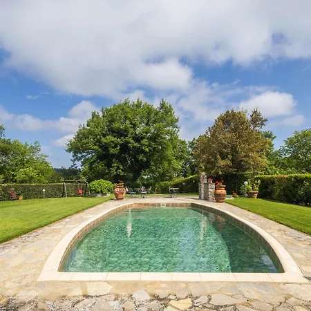 Villa Podere Caiano By Vacavilla